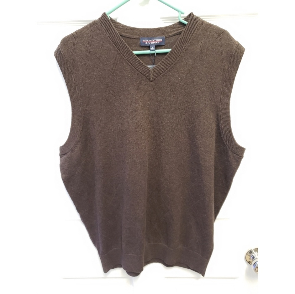 Roundtree & Yorke cotton brown vest large